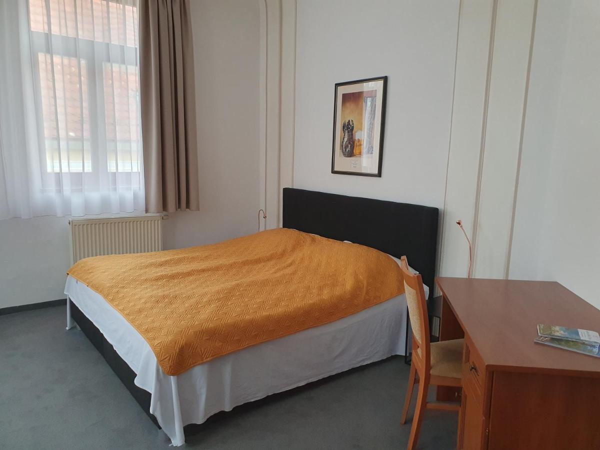 Pension U Tri Sedlaku Ceske Budejovice Buitenkant foto