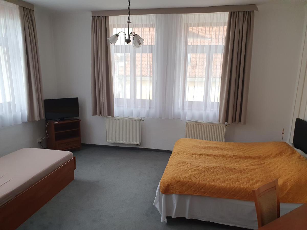 Pension U Tri Sedlaku Ceske Budejovice Buitenkant foto