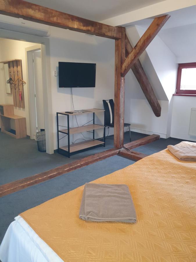 Pension U Tri Sedlaku Ceske Budejovice Buitenkant foto